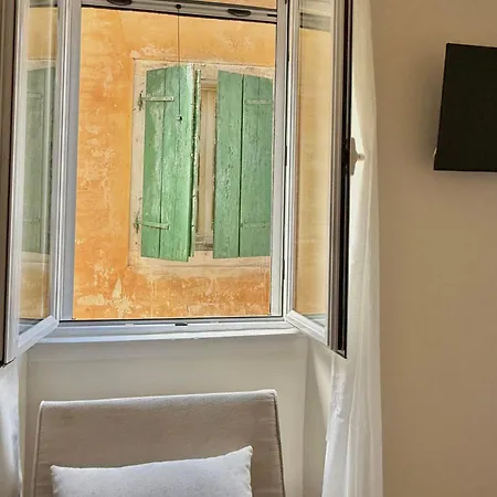 Apartment Lumiere Carmela *